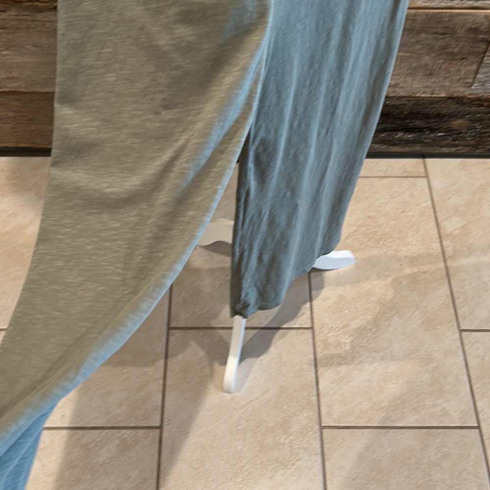 NEW Sundry Easy V-neck Jumpsuit in Sage Green - Picture 3 of 6